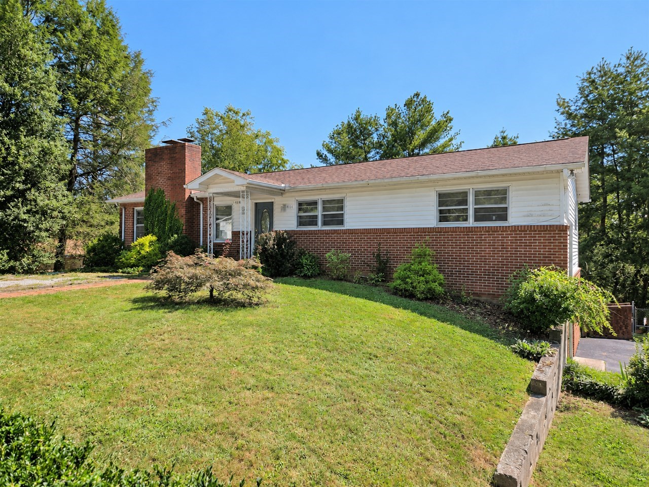 414 Heather Circle
